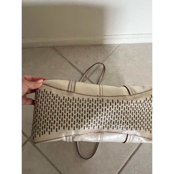 Olivia Harris Designer Leather Oatmeal Tote/Shoulder Bag - Picture 6 of 6